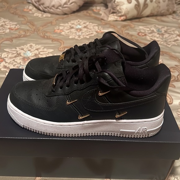 Womens AF1 size 7.5 - Picture 3 of 7